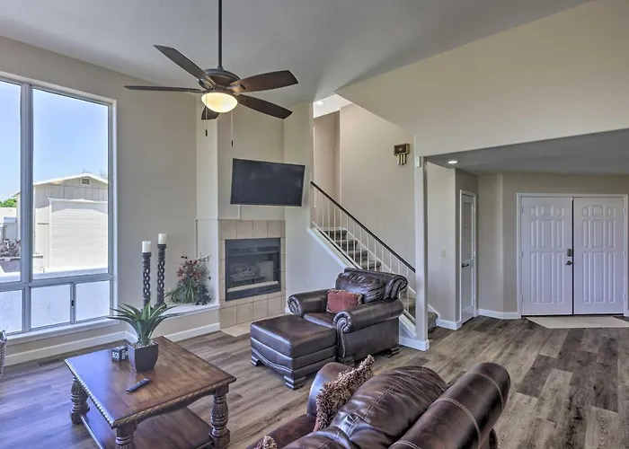 Hot Tub & River Views! Family Gem In Bullhead Holiday home *