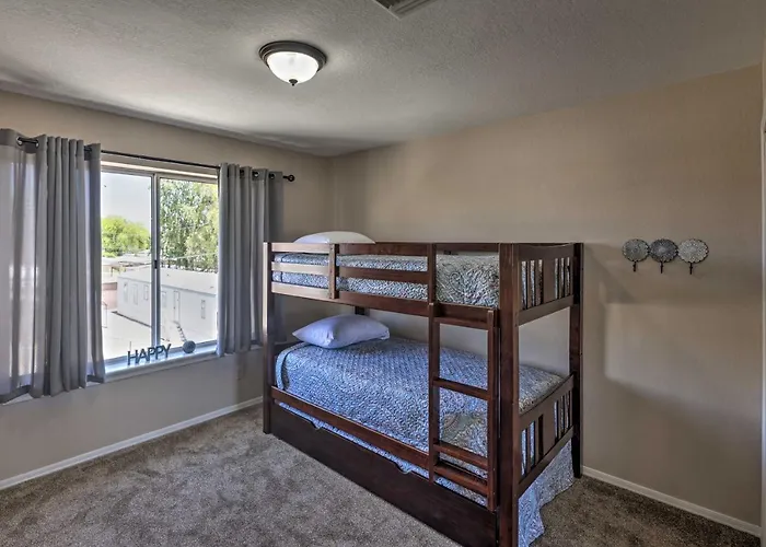 Hot Tub & River Views! Family Gem In Bullhead Ferienhaus *