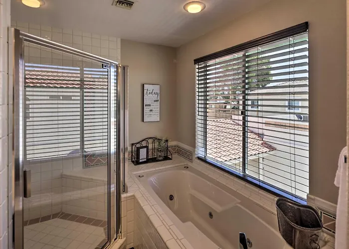 Hot Tub & River Views! Family Gem In Bullhead Holiday home *